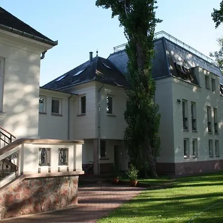 Fonix Hotel