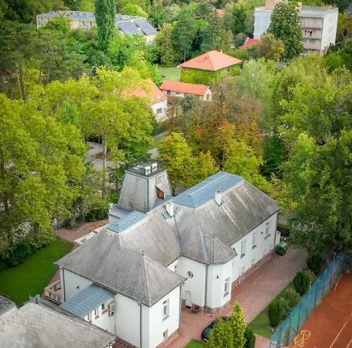 弗尼克斯酒店 4* Balatonföldvár