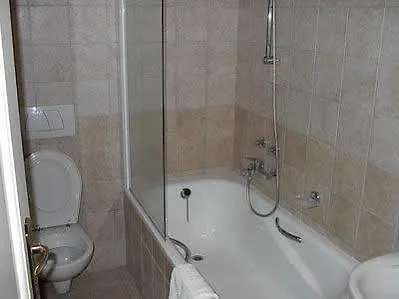 弗尼克斯酒店 Balatonföldvár